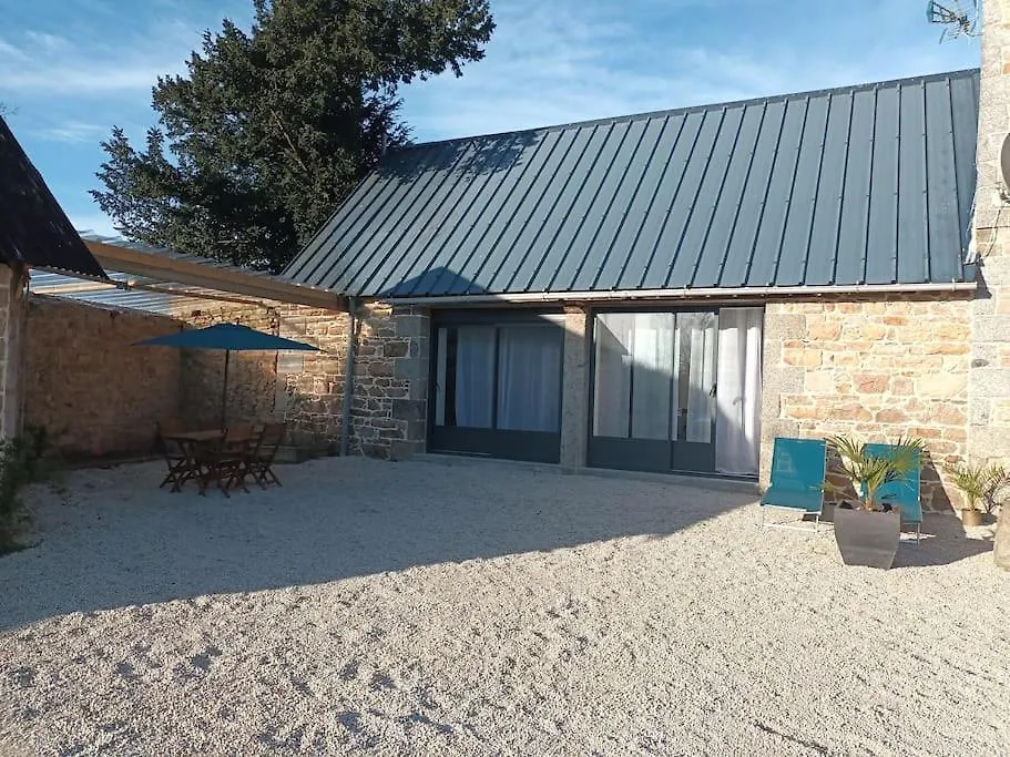 Holiday home Gite Avec Piscine Mantallot