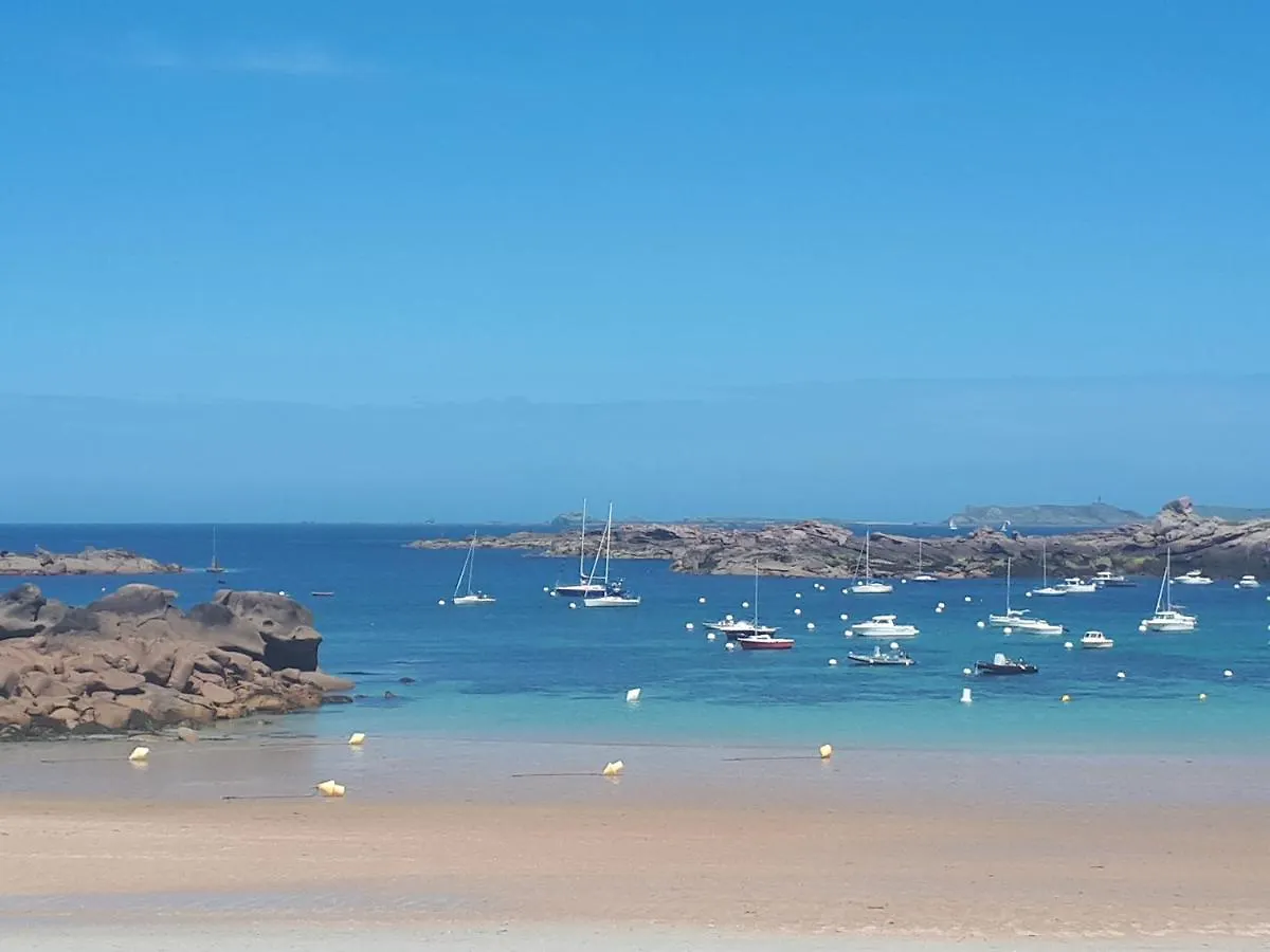 Gite Avec Piscine Mantallot Holiday home
